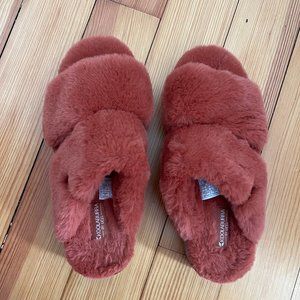 Uggs Koolaburra fuzzy slides in red size 7 never worn